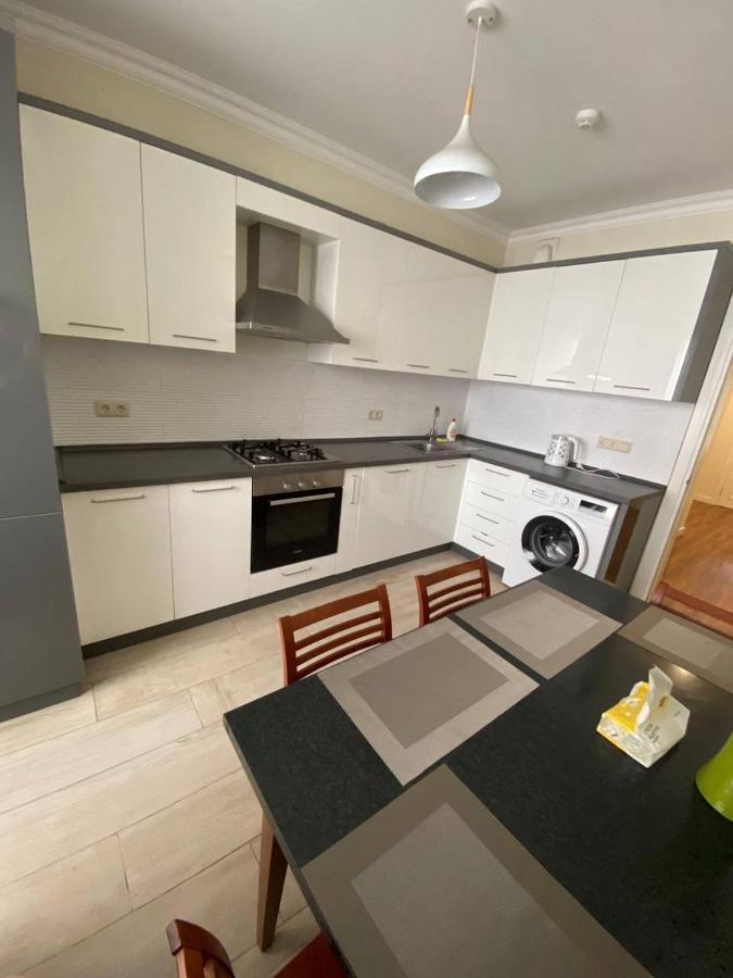Appartement Avec 2 Chambres En Centre Ville Kisinyov Kültér fotó